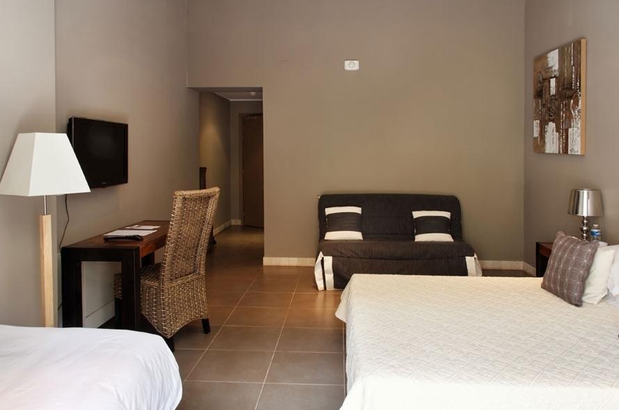 L'Hotellerie Kouros Cuers Szoba fotó