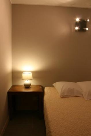 L'Hotellerie Kouros Cuers Szoba fotó