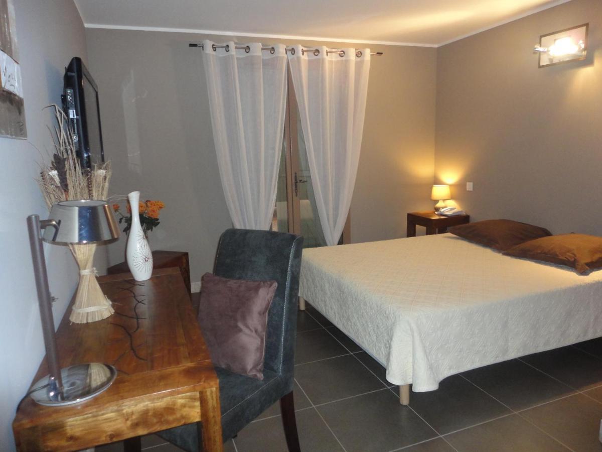 L'Hotellerie Kouros Cuers Szoba fotó