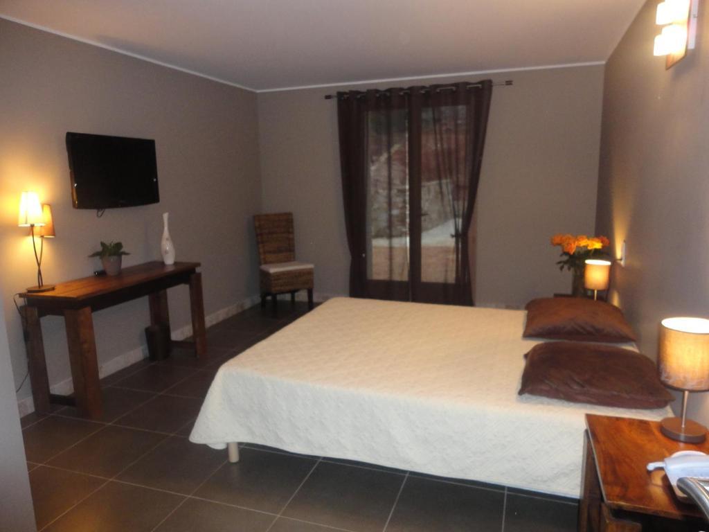 L'Hotellerie Kouros Cuers Szoba fotó